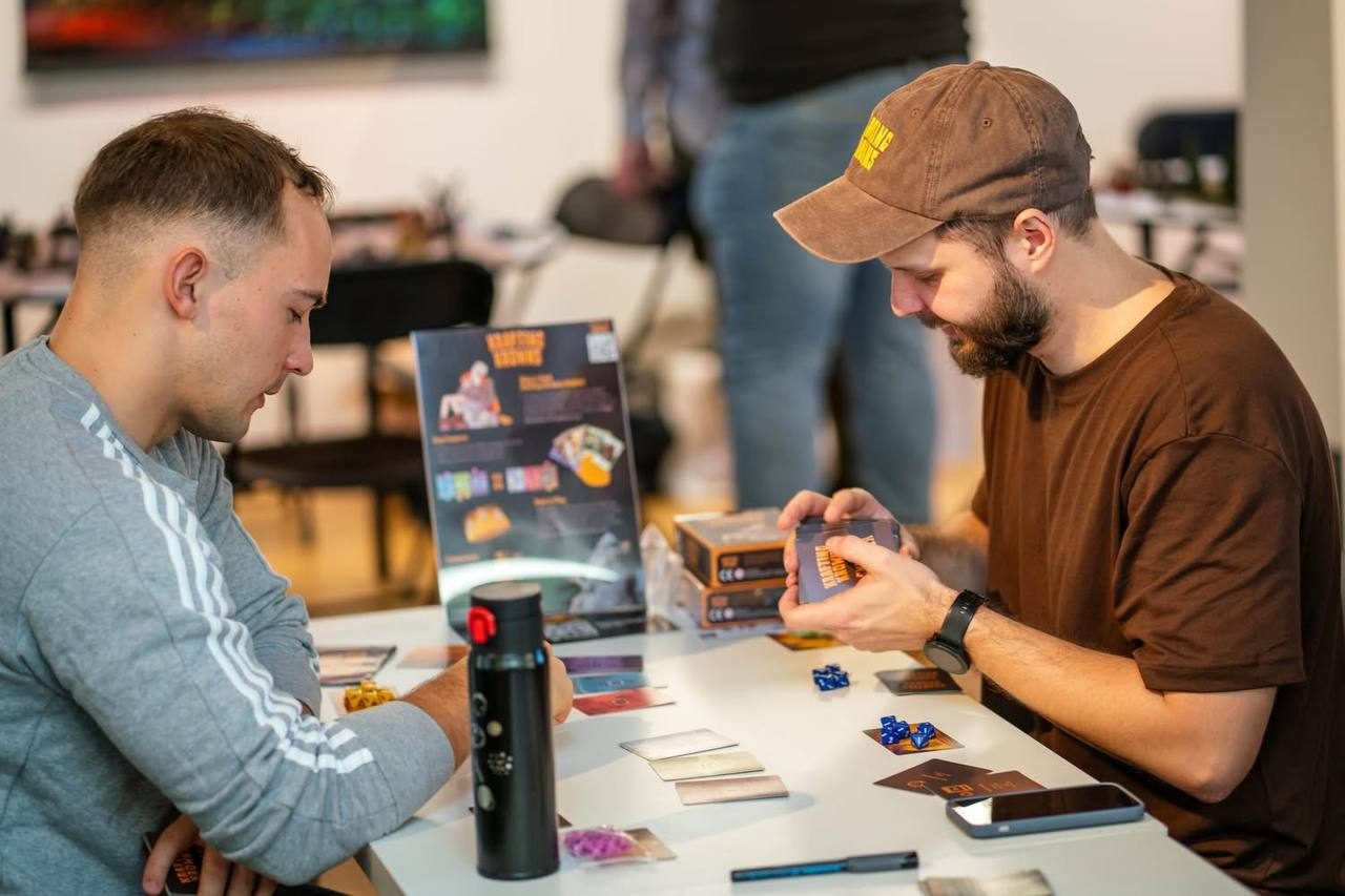 Demoing Krafting Krowns with players